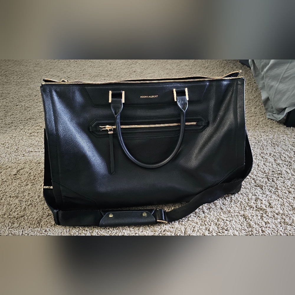 Hook & Albert Women's Black Leather Weekender Garment Bag